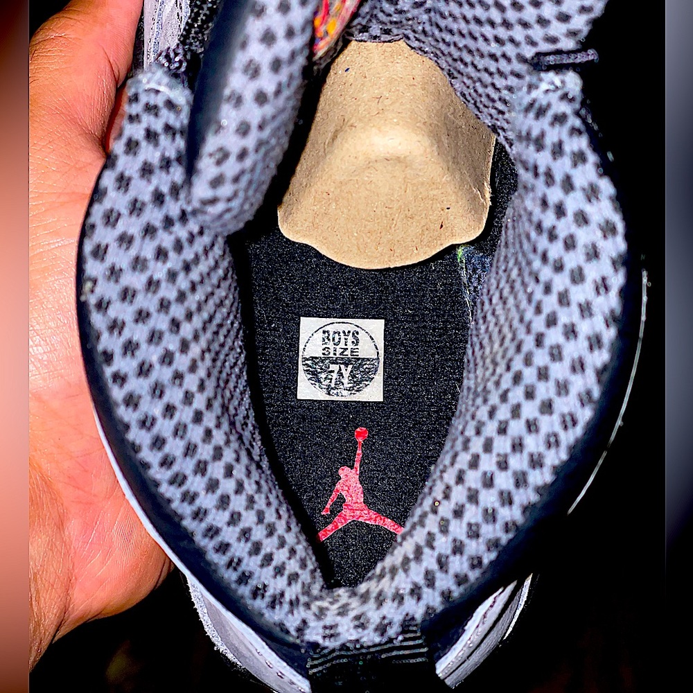 Air Jordan Retro X (10) Cool Grey Size 7Y - Great Condition - 100% Authentic - Picture 5 of 6